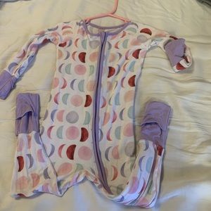 Little sleepies limited edition lilac cuff Luna print. GUC.